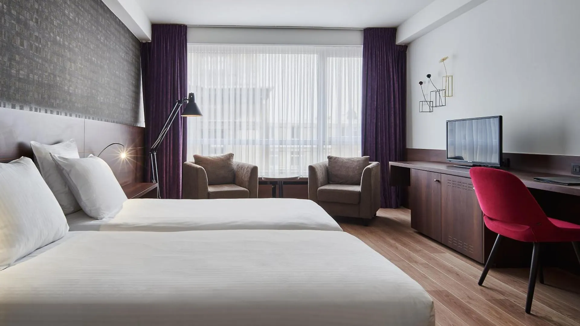 Theater Hotel Αμβέρσα 4*,